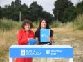 El Ayuntamiento formalizó la cesión de dos parcelas en Castro de Abaixo para impulsar una promoción de 34 viviendas públicas destinadas a demandantes empadronados o con empleo en Santiago