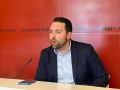 El concejal popular, Adrián Villa, durante una rueda de prensa