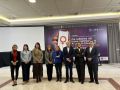 María José Garrido, Encarni Iglesias, Sonia Esperanza Rodríguez, María Méndez (presidenta de la APG), María Esther Erice, Roberto Barba (director xeral de Loita contra a Violencia de Xénero de la Xunta de Galicia), Elena Steinger y Julio Abalde (subdelega