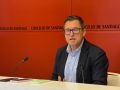 O concelleiro popular José Ramón de la Fuente criticou a xestión municipal da rede de Centros Socioculturais e reclamou responsabilidades á alcaldesa de Santiago