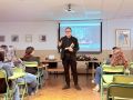 El IES de Sar cierra su Semana de las Artes y las Ciencias tras cuatro días de actividades con artistas, científicos y creadores Baldo Ramos durante su intervención en la III Semana de las Artes y las Ciencias del IES de Sar.