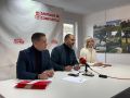 Aitor Bouza, Bernardo Fernández y Patricia Iglesias analizaron en Santiago los dos primeros años de legislatura