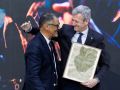 Un momento de la entrega a Martín Códax del Premio da Cultura Galega 2025