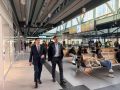 El delegado del Gobierno en Galicia, Pedro Blanco, y el presidente de Renfe, Álvaro Fernández Heredia, en la estación de tren de Santiago de Compostela