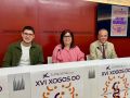 Presentación do programa de voluntariado dos Xogos do Eixo Atlántico, este martes en Santiago, coa participación da concelleira de Deportes, Pilar Lueiro, e representantes da USC e do servizo municipal