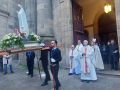 La celebración de la Virgen de Fátima finalizó con una procesión por varias calles y plazas del casco histórico de Santiago de Compostela