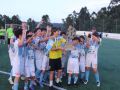 El campeón levanta el trofeo tras ganar al Villestro