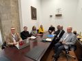 Concello, Arcebispado e Turismo de Galicia avanzan nun sistema para ordenar os fluxos de acceso á Catedral de Santiago Representantes institucionais e da Catedral acordaron constituír unha comisión técnica para estudar medidas de ordenación dos fluxos de acceso ao templo