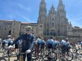 Antonio Catalán completa por 36º año consecutivo el Camino de Santiago con un pelotón de 75 ciclistas El presidente de ACHM Hotels by Marriott, Antonio Catalán, a su llegada a Santiago tras realizar el Camino
