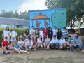 Los alumnos encargados de pintar el nuevo mural