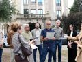 Antiguos alumnos del Colegio Mayor San Clemente dieron lectura este viernes al manifiesto ‘Salvar San Clemente’ ante el edificio universitario