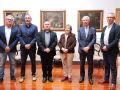 El acuerdo entre el Arzobispado de Santiago, Cáritas Diocesana y el Colexio Oficial de Arquitectos de Galicia prevé elaborar un plan director para identificar inmuebles eclesiásticos que puedan destinarse a alojamiento social