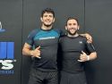 El campeón internacional Tarik Hopstock junto a Alberto Guzmán, instructor de jiu-jitsu del Central Gym