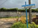 Traballos de escavación para a instalación da nova canalización da rede de saneamento municipal no núcleo de Xiadás, en Boqueixón