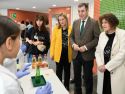 Román Rodríguez visitó este miércoles las III Jornadas Científicas del CEIP Ramón Cabanillas acompañado por la alcaldesa de Santiago, Goretti Sanmartín, y la concejala de Turismo, Míriam Louzao
