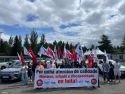 Alrededor de 40 vehículos participaron en una caravana reivindicativa en Santiago en protesta por las condiciones laborales en los sectores de discapacidad, menores y educación infantil 0-3 años