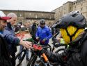 Reparto de fresas en el Obradoiro @EFE Lavandeira jr (3)