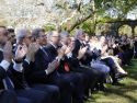 Asistentes aplauden durante la toma de posesión de Rueda @ EFE