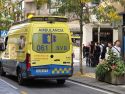 Ambulancia en el centro de Santiago de Compostela (archivo)
