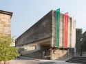 fachada do centro galego de arte contemporáneo ou CGAC