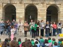 La regidora recibió a un grupo de escolares en el marco de un proyecto sobre la importancia del comercio tradicional