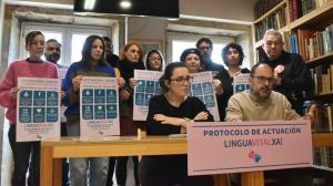 El acto tendrá lugar este sábado en Santiago e incluirá intervenciones, música y la presentación de un documento con propuestas para revertir la situación del gallego