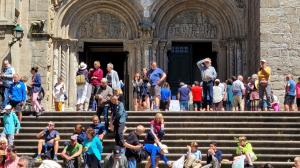 Multitud de turistas en la Zona Vieja. Foto de Eladio Lois