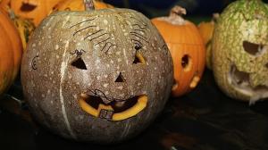 Calabazas talladas, siguiendo la tradición gallega del Samaín que siglos atrás servía para espantar a los malos espíritus durante la noche de Difuntos. Imagen de archivo