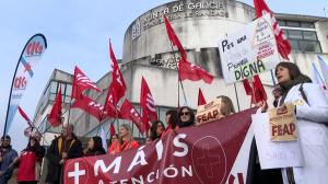 Concentración de la CIG con motivo de la huelga en Atención Primaria. Frente a la Consellería de Sanidade