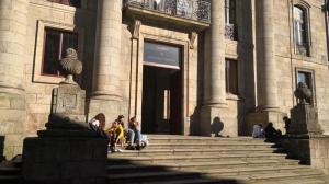 La Facultad de Geografía e Historia de la USC, donde se llevará a cabo la intervención de restauración y reforma adjudicada por el Consorcio de Santiago