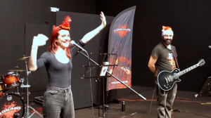 La sesión combina música rock y pop con dinámicas educativas pensadas para compartir en familia