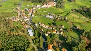 Vista aérea de Urdilde, el núcleo urbano más importante de Rois