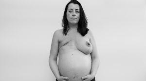 A fotógrafa Diana Fajardo Rama, autora do proxecto ‘Virando o rosa’, que aborda o cancro en mulleres desde unha perspectiva de xénero