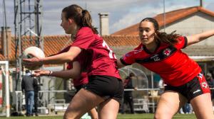 Acción de juego entre Estrela Supernova y Friol durante la Copa Galega