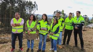 La conselleira de Vivenda, María Martínez Allegue, durante su participación en la jornada de reforestación en Teo