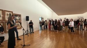 Un grupo de manifestantes protestó durante la inauguración de la exposición 'Illa Ignorada' en el CGAC para mostrar su rechazo al nombramiento de Eva López Tarrío como directora del centro