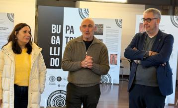 Natividade González, Anxo Doval y Blas García, durante la presentación de la muestra