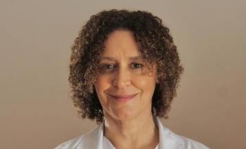 La doctora Ángeles Flórez, jefa del Servicio de Dermatología del Complexo Hospitalario Universitario de Santiago (CHUS)