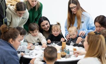 El programa CaixaProinfancia acompaña a 67.000 niños en situación de vulnerabilidad en toda España  cedidas