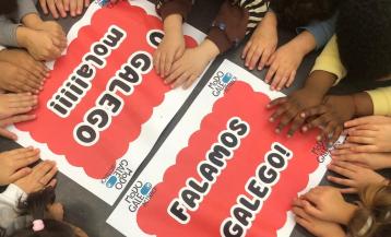 Alumnado de centros públicos de Ames participando en actividades de Modo Galego, actívao!