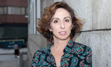 La poeta Elba Pedrosa presentará en Ames su obra 'Des a mar, ultrasónico'