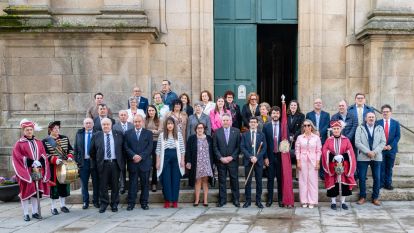 Foto de familia con autoridades