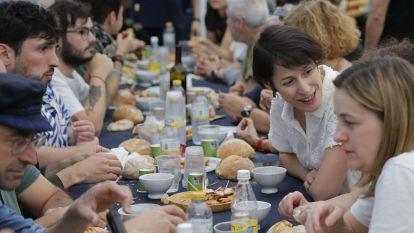 Ana Ponton, en la carpa del pulpo en las fiestas de la Ascension @EFE Lavandeira jr