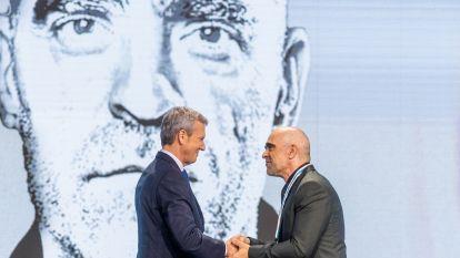 Alfonso Rueda entrega a medalla a Luis Tosar @EP Agostime