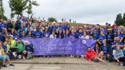 Unas Trescientas personas se unen al movimiento mundial por la demencia, en una caminata que tiene previsto llegar al Obradoiro (3) EFE Xurxo Martinez