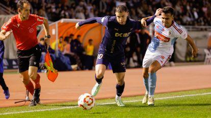 El Compostela dio la cara ante el Alavés (2)