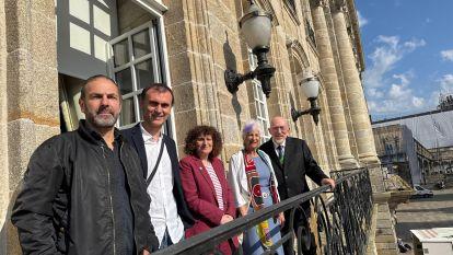 El Nobel de Física en 2017, Kip Thorne, protagonizó una visita a los miembros de la Corporación municipal (3)