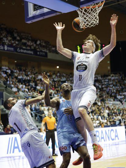 El Monbus Obradoiro sumó un triunfo vital ante el Río Breogán (8)