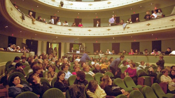 El Teatro Principal acoge la representación gratuita de ‘Auto dos simulados da Caravilla’, una sátira histórica de Manuel María