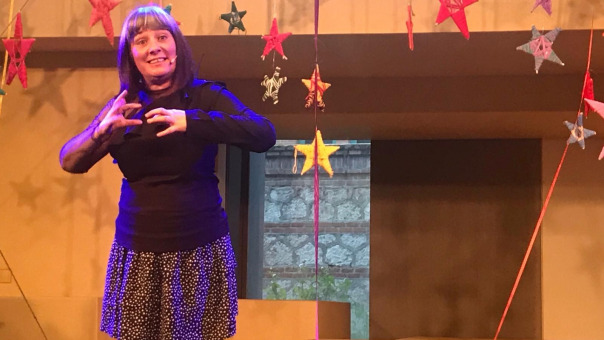 A Biblioteca Anxel Casal programa contacontos, poesía e cómic para marzo